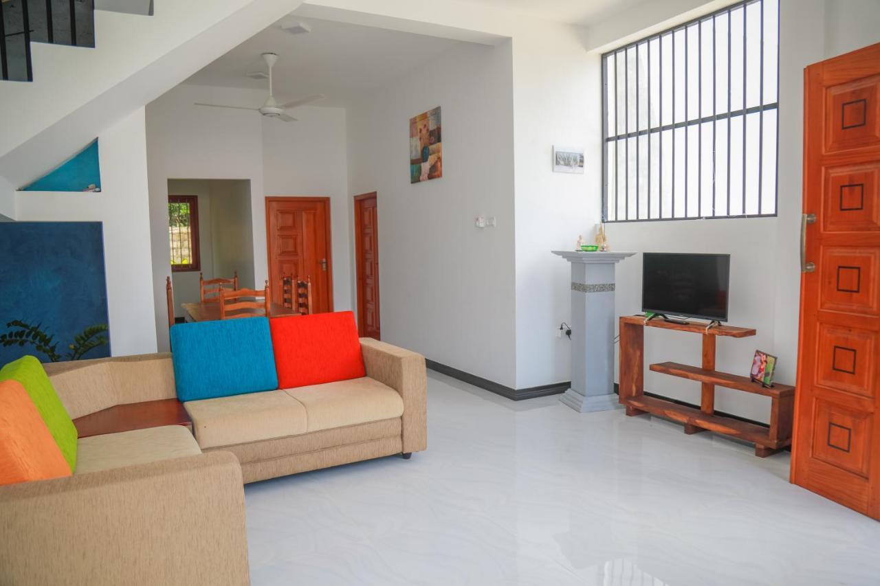 Blue Berry Villa Hikkaduwa Kültér fotó